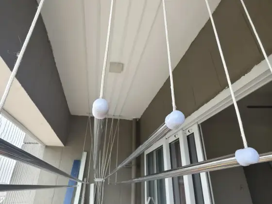 Pulley cloth hanger with clothes drying (site photo)