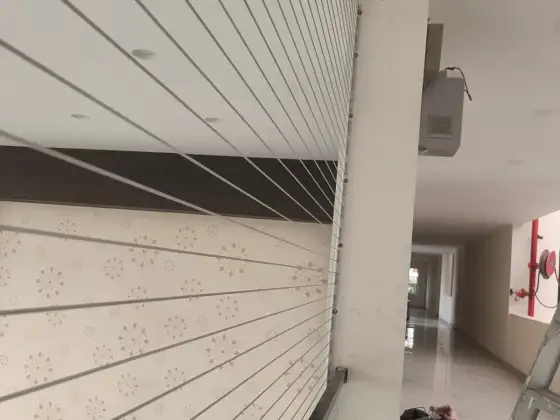 Horizontal invisible grill fitted on a high floor