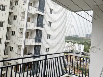 Slim cable grill keeping a balcony view clear (site photo)