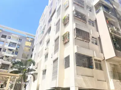 Safety netting across multiple floors of an apartment block in Chennai (close-up view)