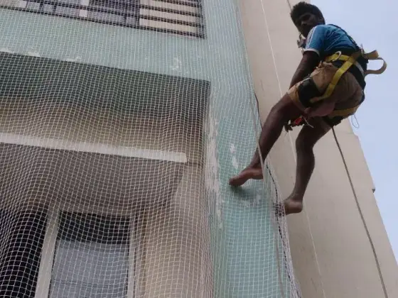 Safety net covering an apartment duct area in Chennai