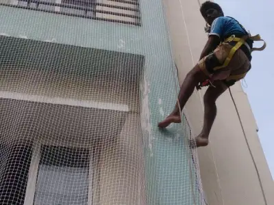 Safety net covering an apartment duct area in Chennai